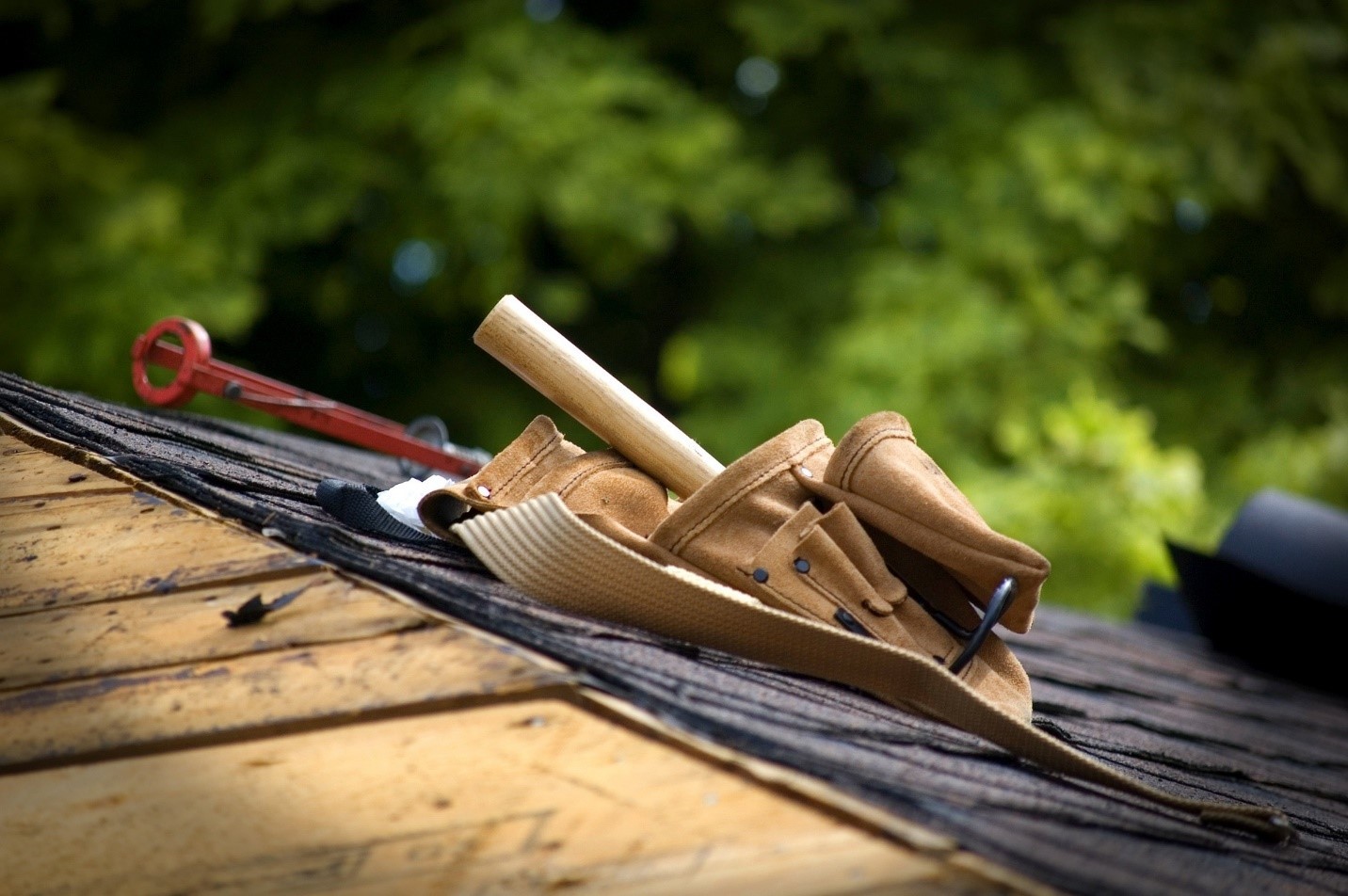 A close up of some tools on the roof